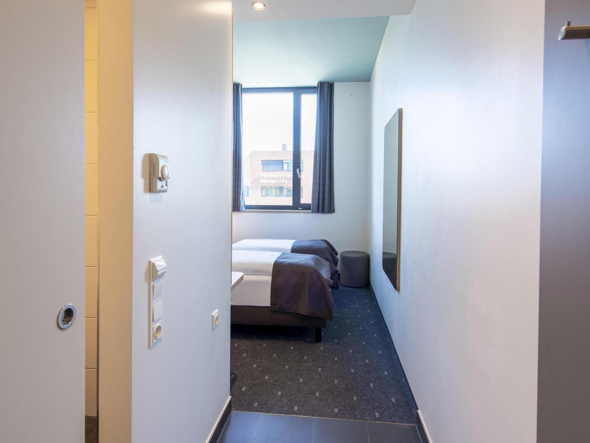 B&B Hotel Muenchen-Trudering Bagian luar foto